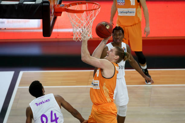 还是提前出 还是提前出